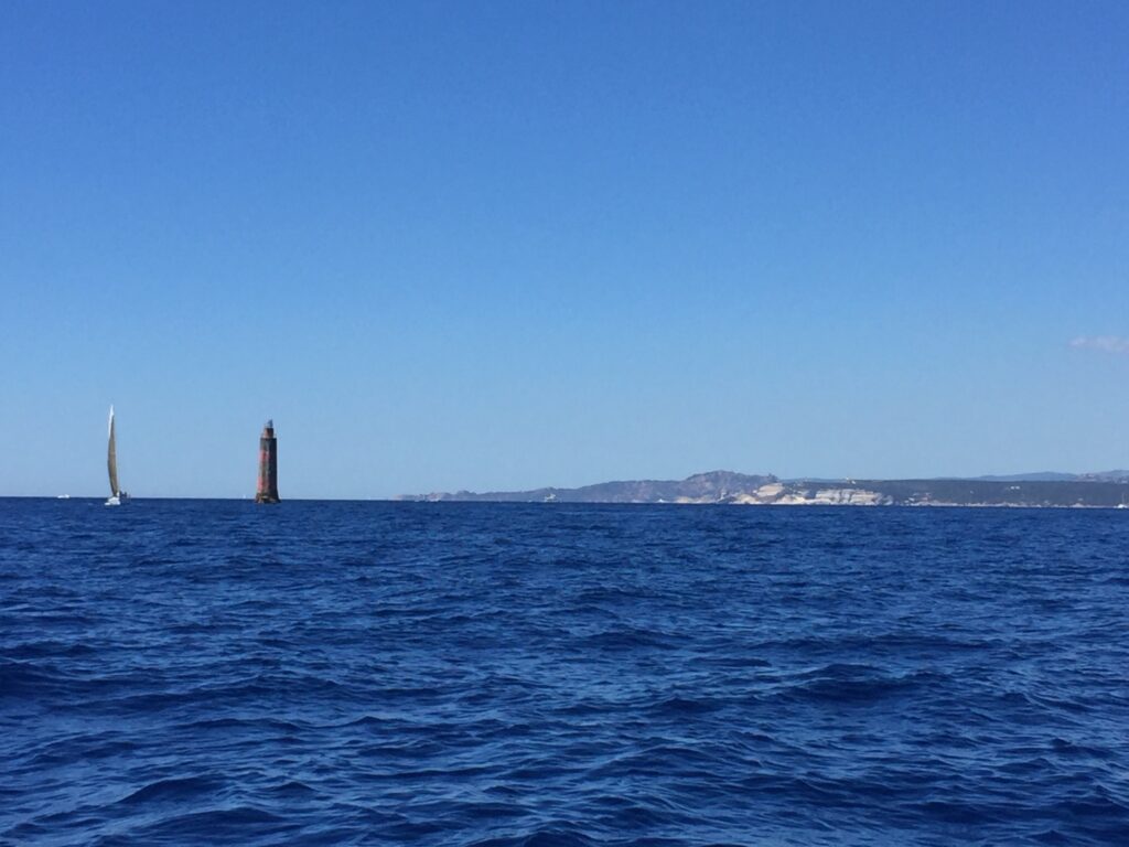 Bei einem leichten Tramontana ist auch die Bocche di Bonifacio gut zu segeln.