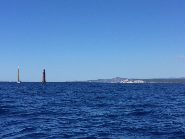 Bei einem leichten Tramontana ist auch die Bocche di Bonifacio gut zu segeln.