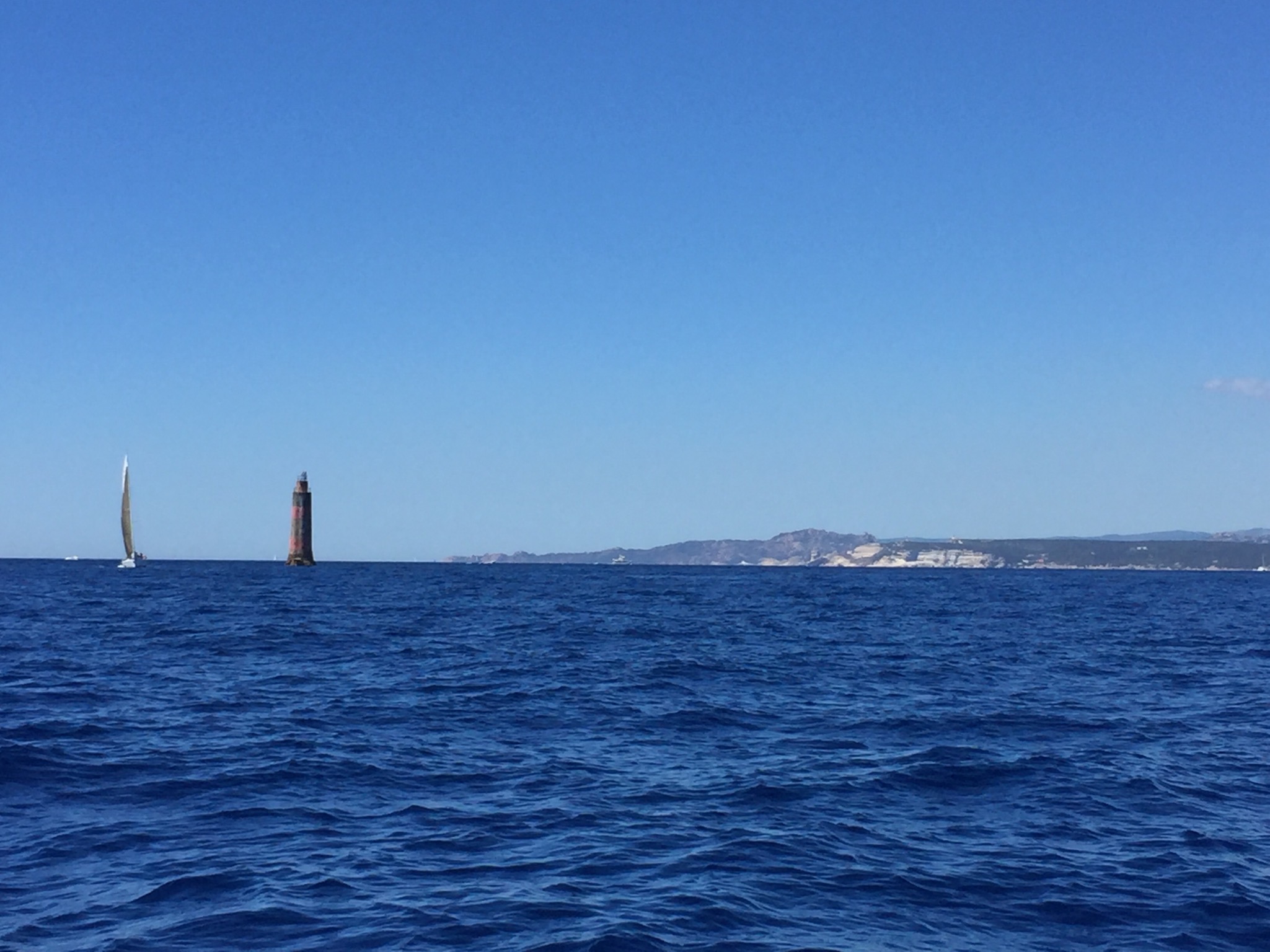 Bei einem leichten Tramontana ist auch die Bocche di Bonifacio gut zu segeln.